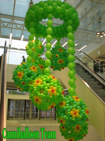 mobile printemps, sans structure, 100% ballons, 1 seul point d'accroche
