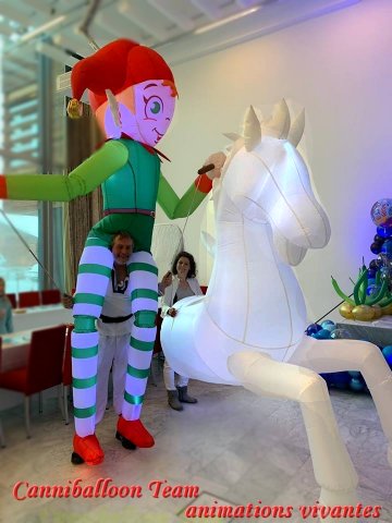 animations vivantes: grand lutin & cheval blanc